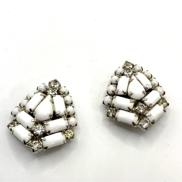Jewelry - Vintage Unsigned Milk Glass And Clear Rhinestone Clip On Earrings